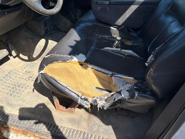 1999-dodge-3500-image-12