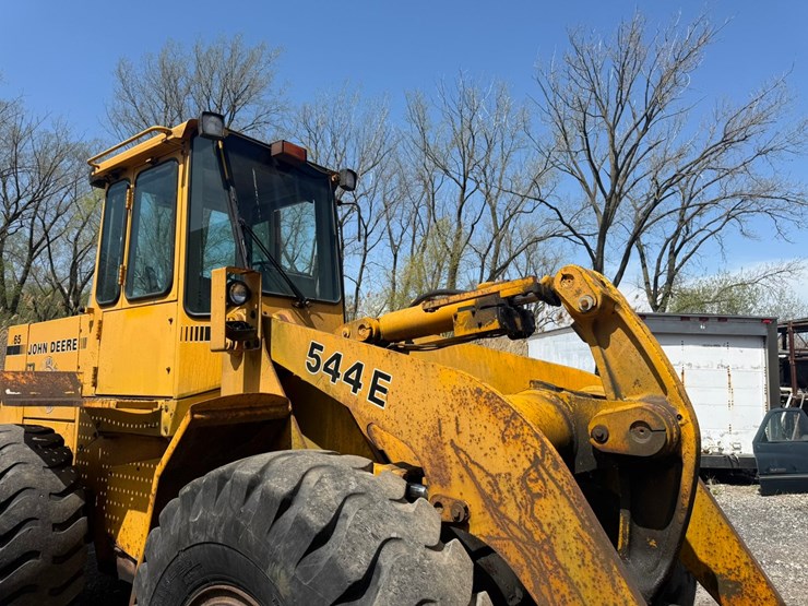deere-544e-image-25