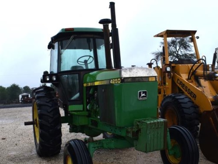 john-deere-4250-image-2