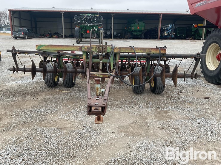 john-deere-210-image-2