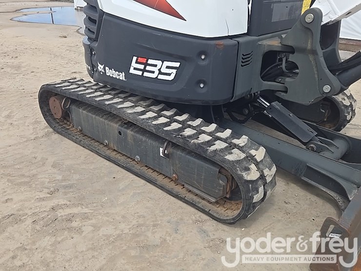 2021-bobcat-e35-image-16