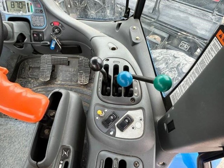 new-holland-tv6070-image-17