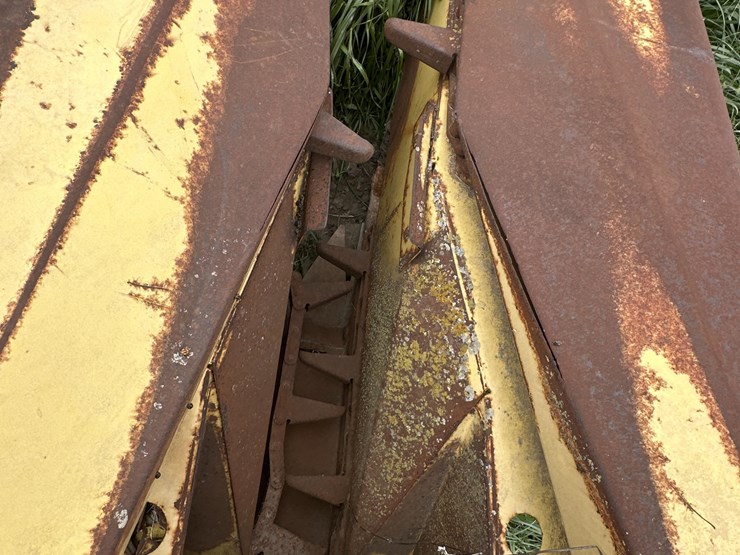 new-holland-707-image-10