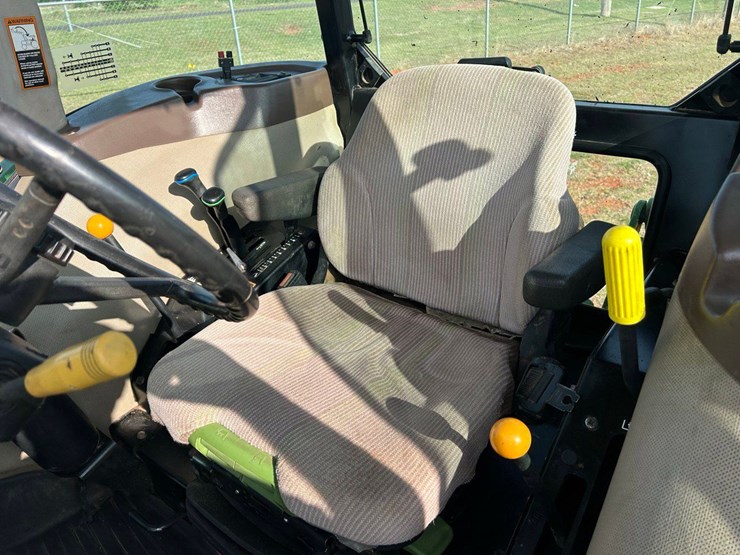 2010-john-deere-6115d-image-25