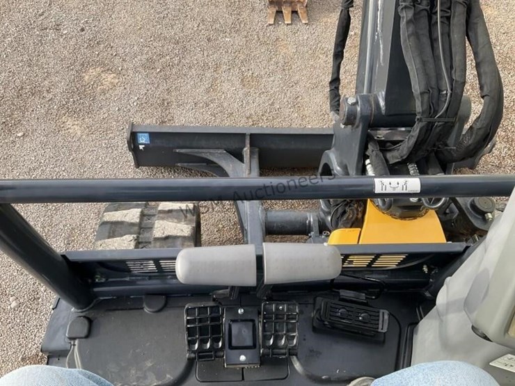 john-deere-50g-hydraulic-excavator-image-19