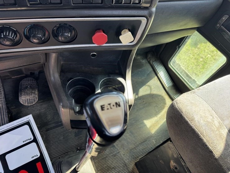 2007-kennworth-t800-semi-tractor-image-15