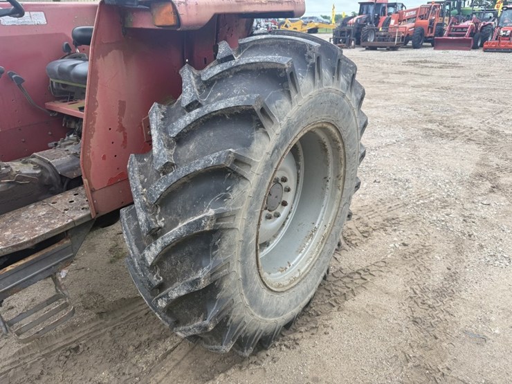 massey-ferguson-383-image-11