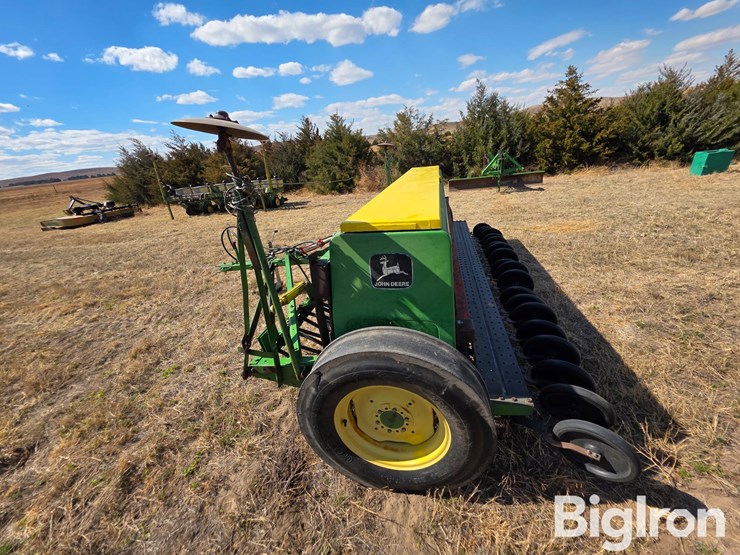 john-deere-8200-image-8