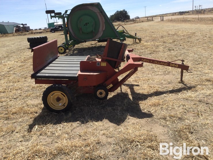 new-holland-144-image-4