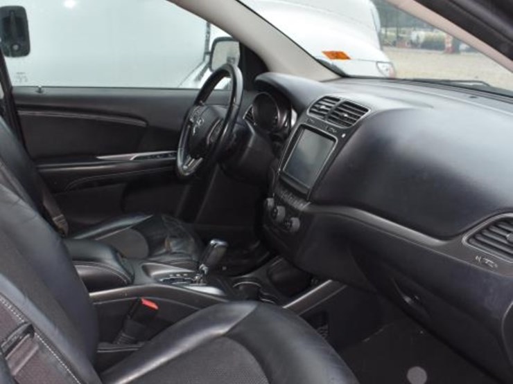 2017-dodge-journey-image-8