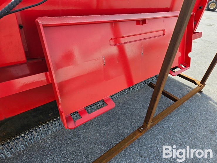 2025-massey-ferguson-730-image-14