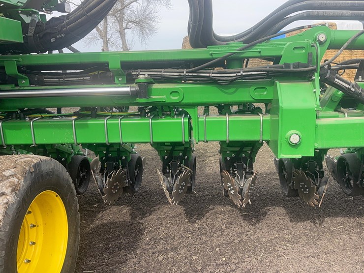 2024-john-deere-db66-image-25