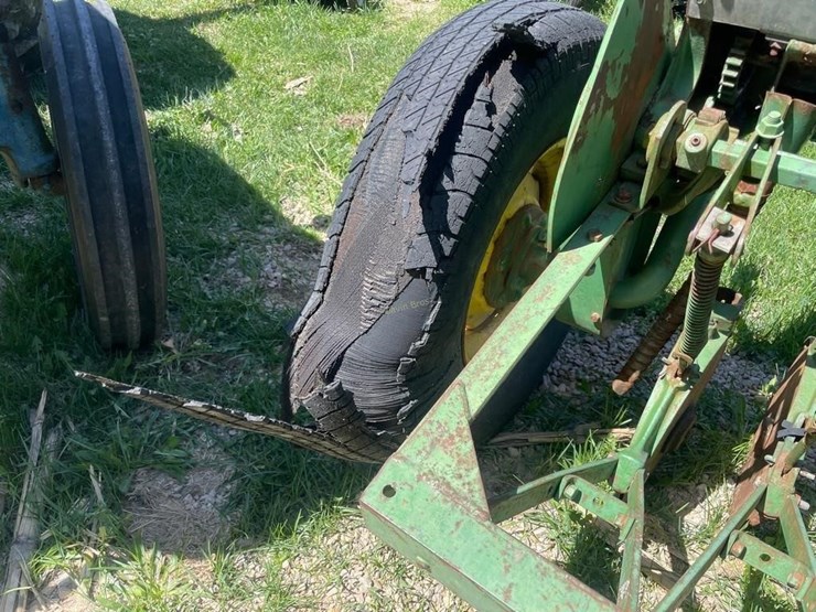 john-deere-12-image-3