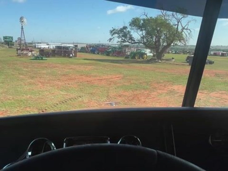 2012-peterbilt-386-image-40