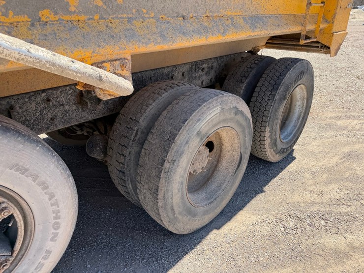 1995-mack-cl713-image-15