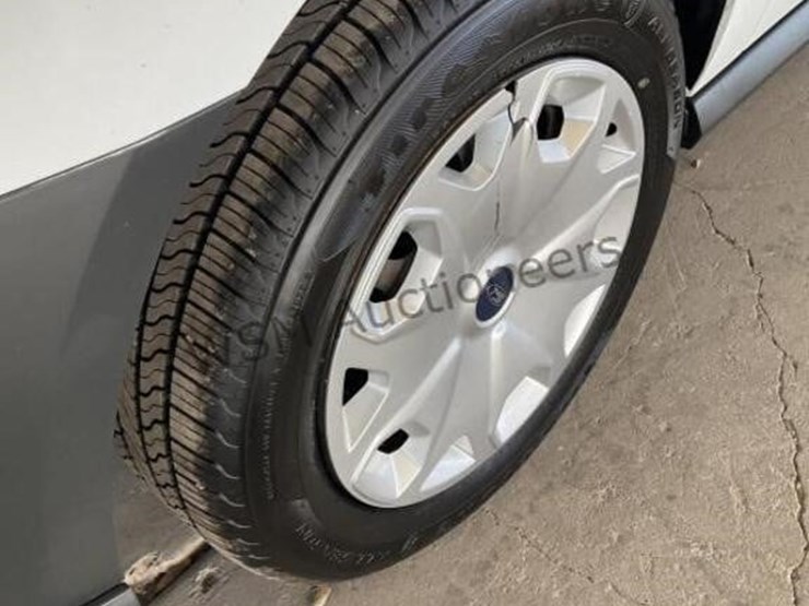 2015-ford-transit-connect-image-8