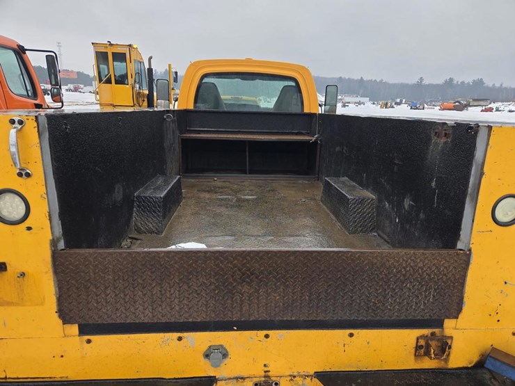 2005-massey-ferguson-8-image-21