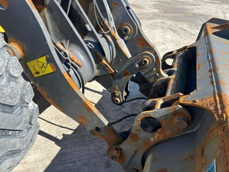 2019-volvo-l60h-image-46