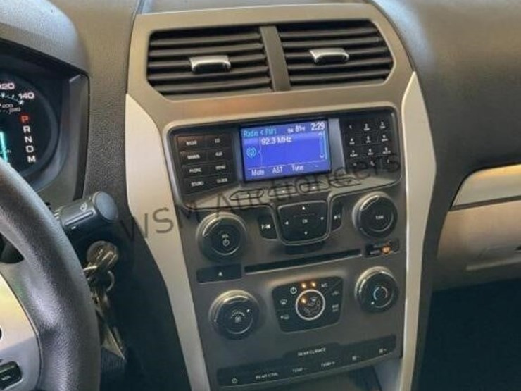 2013-ford-explorer-image-19