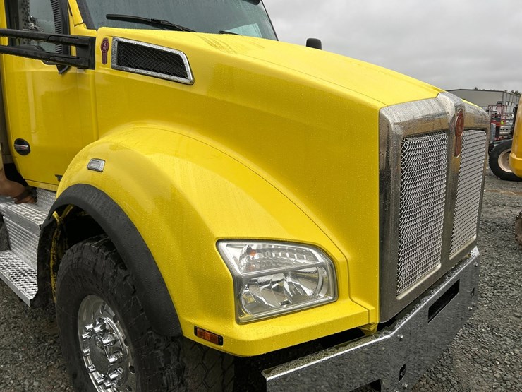 2019-kenworth-t880-image-11
