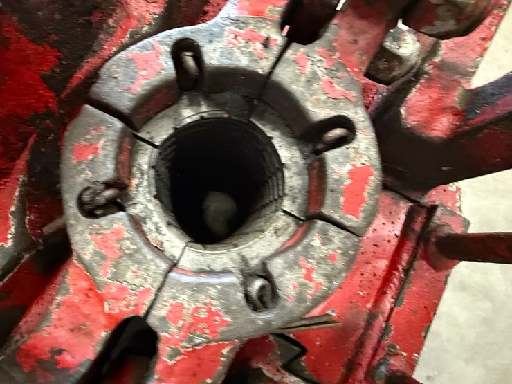 (1)-oil-country-125-ton-tubing-spider-(incomplete)-&-(1)-cavins-model-b-55-ton-dressed-tubing-spider-image-3