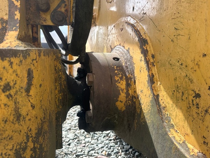 2006-deere-750j-lgp-image-31