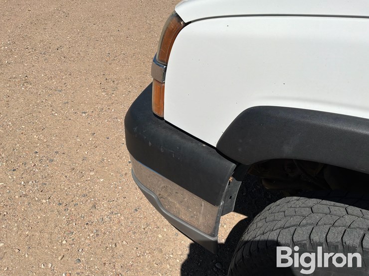 2004-chevrolet-silverado-3500-image-10