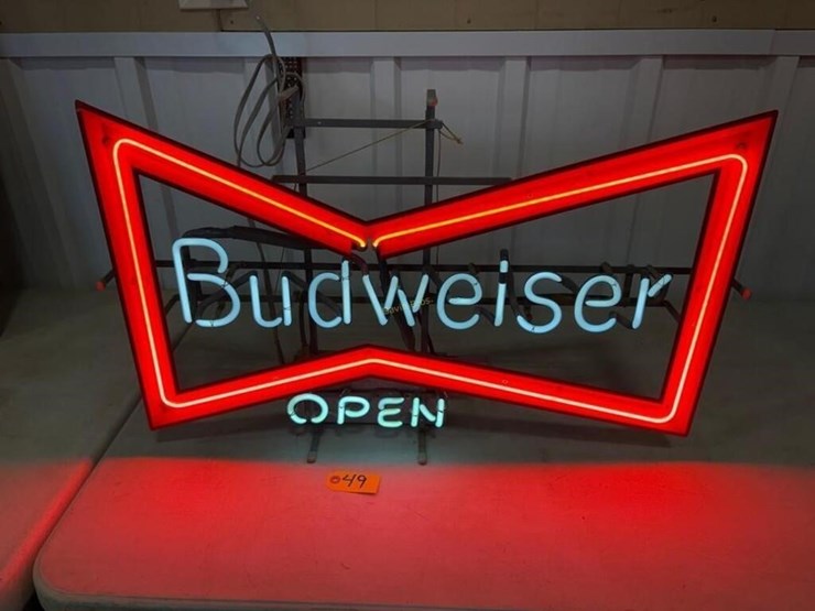 budweiser-"open"-neon-sign-image-1