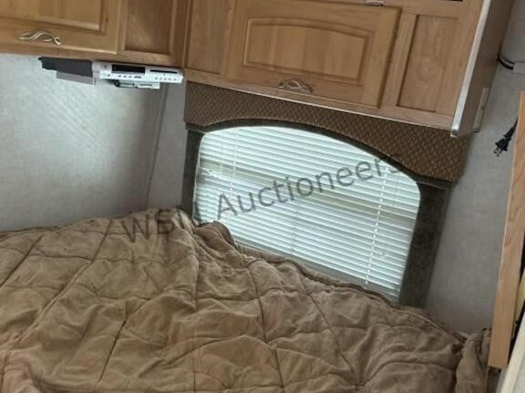 2005-thor-fury-toy-hauler-image-44