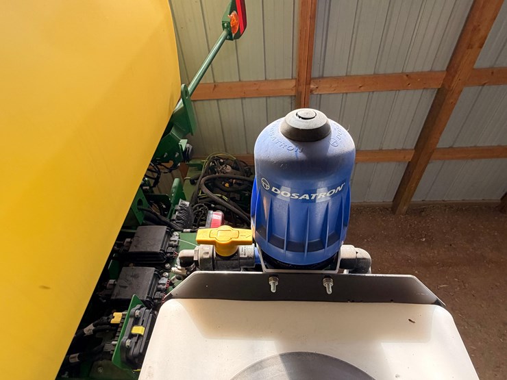 2024-john-deere-db66-image-34