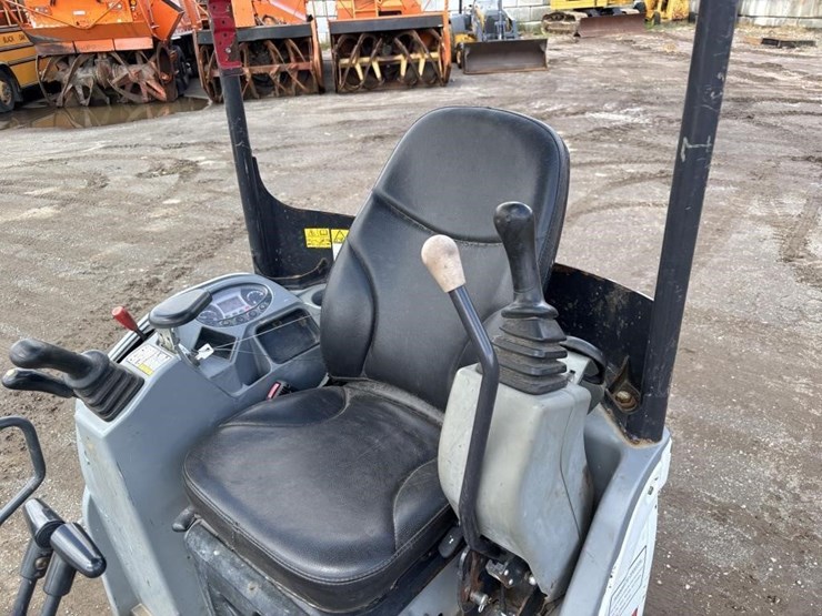 2020-bobcat-e20-image-22