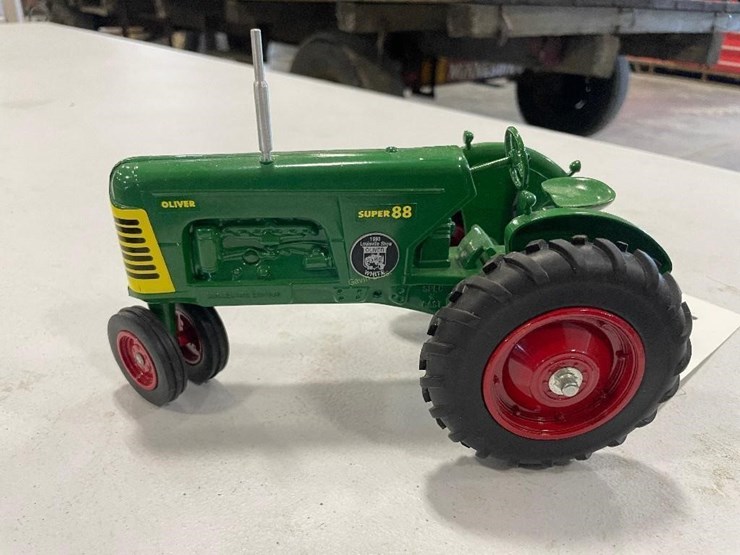 oliver-super-88-image-4