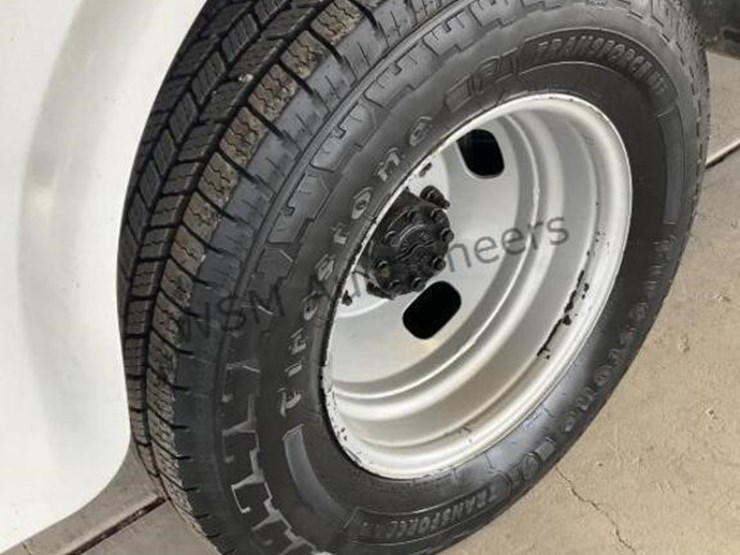 2011-ford-f350-image-8