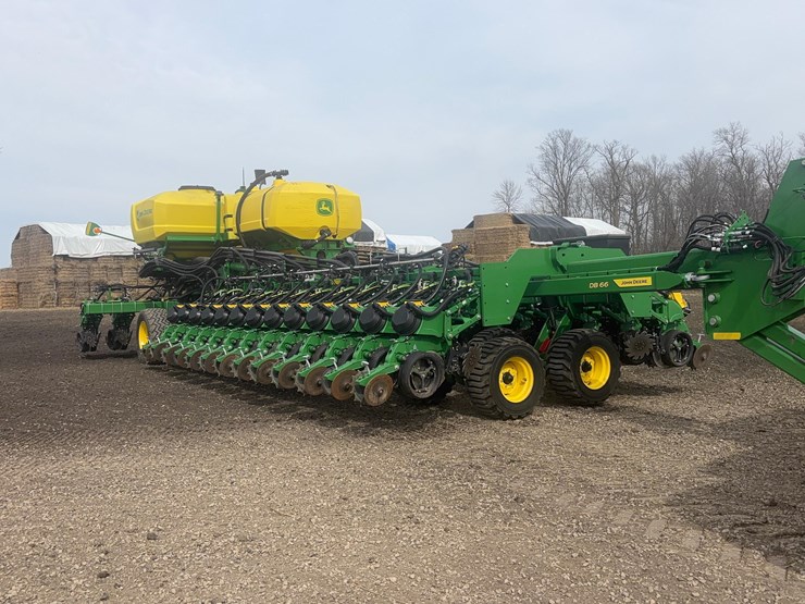 2024-john-deere-db66-image-2