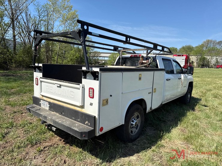 2018-chevrolet-2500-image-2