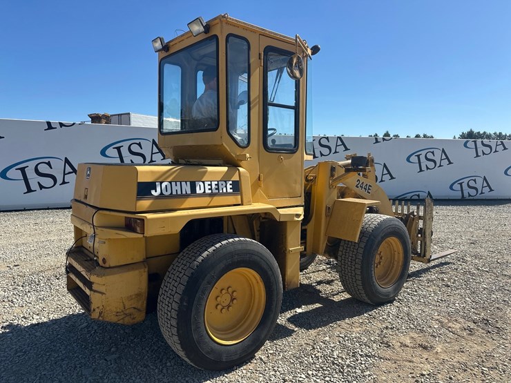deere-244e-image-5