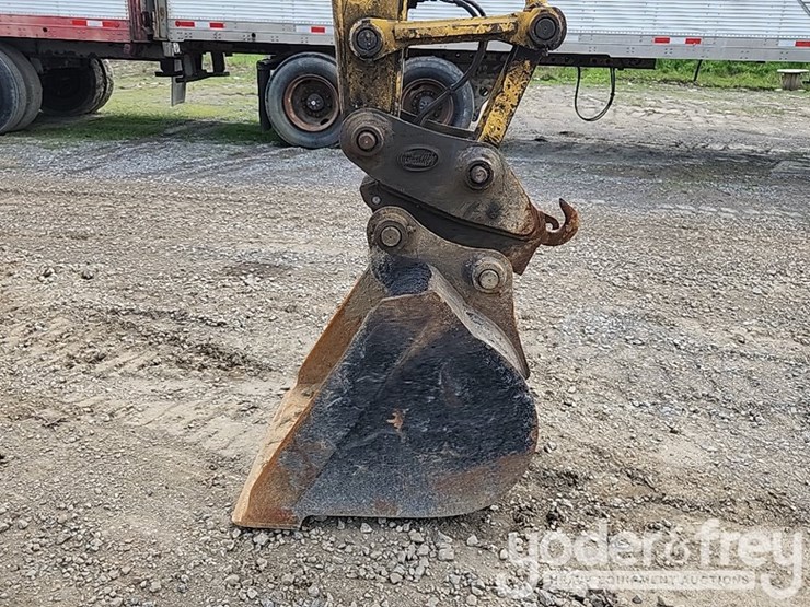 2016-kobelco-sk85cs-3e-image-8