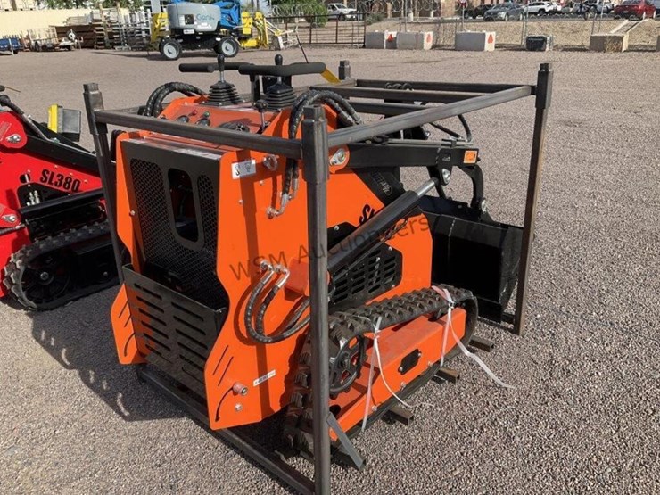 2026-sdl-36c-stand-up-skid-steer-image-4