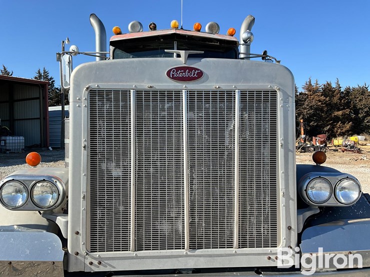 1976-peterbilt-359-image-10