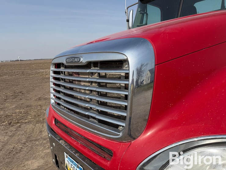 2006-freightliner-columbia-120-image-15