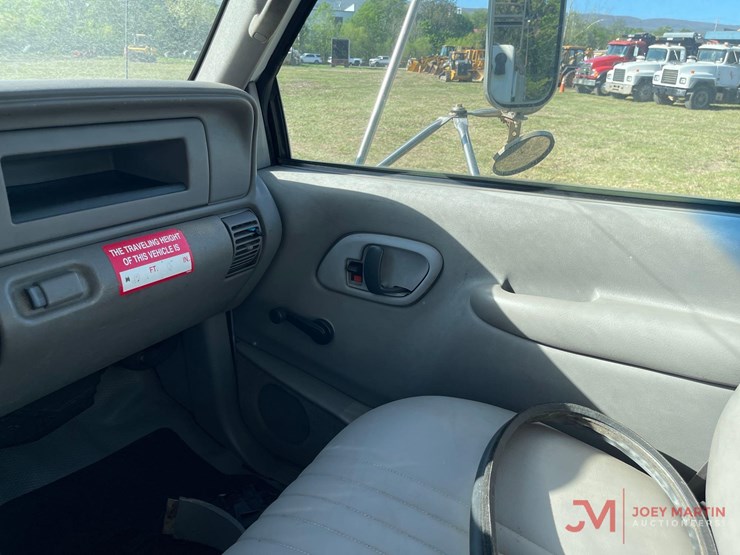 2001-chevrolet-3500-image-22