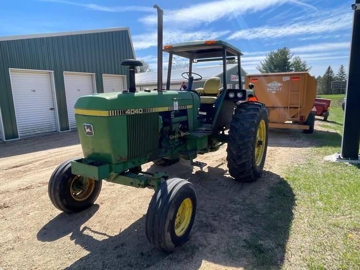 john-deere-4040-image-1