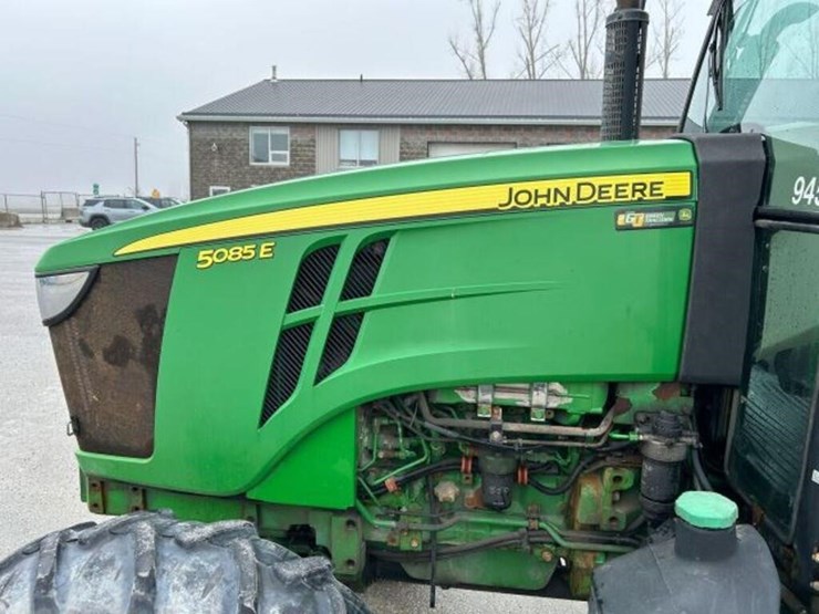 2016-john-deere-5085e-image-35