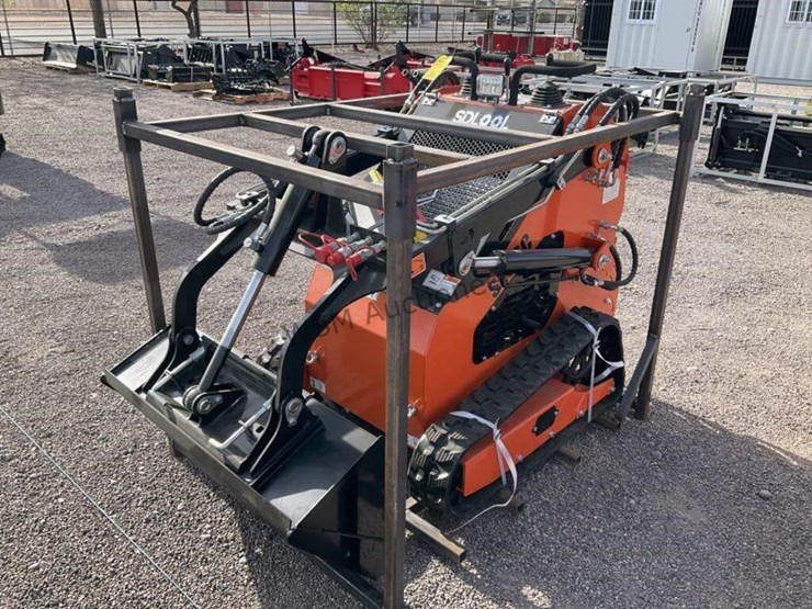 2026-sdl-36c-stand-up-skid-steer-image-2