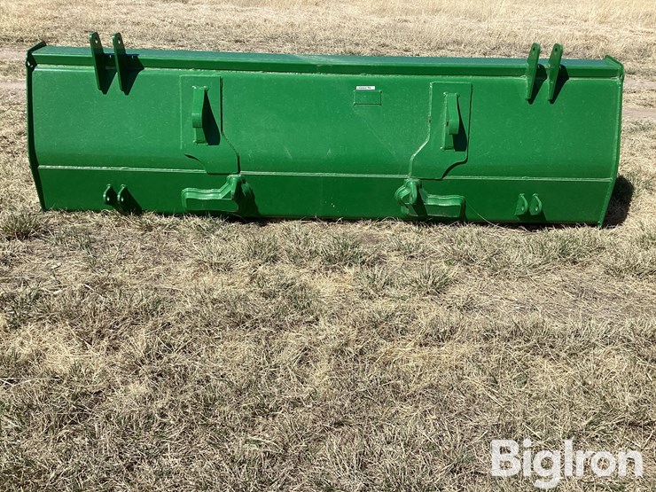 2016-john-deere-8-image-6