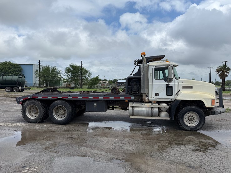 1999-mack-ch613-image-4