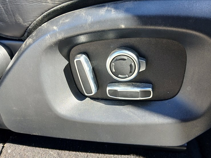 2016-land-rover-range-rover-image-35