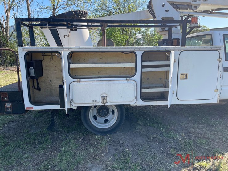 2001-chevrolet-3500-image-18