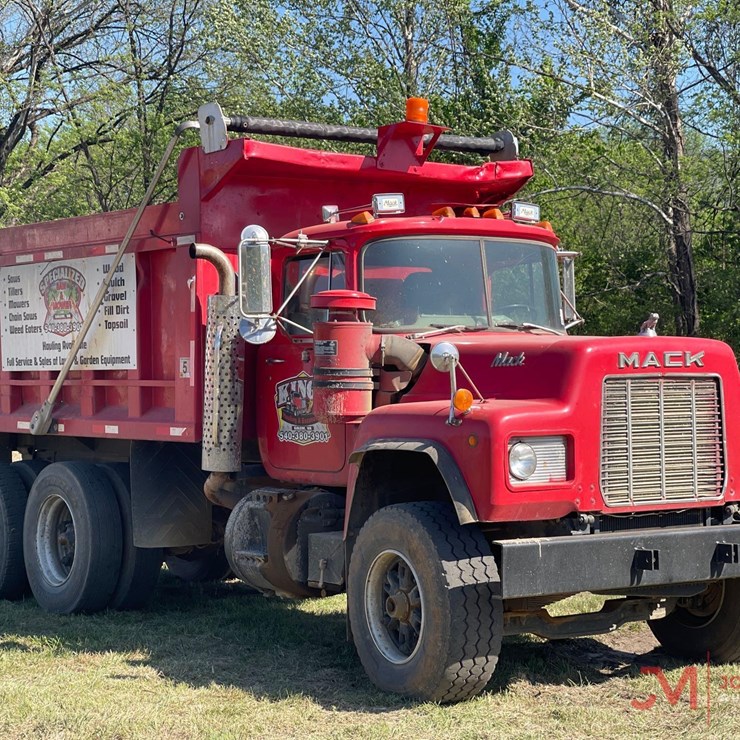 1984 MACK RD686S