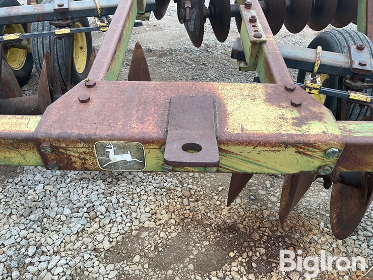 john-deere-210-image-11